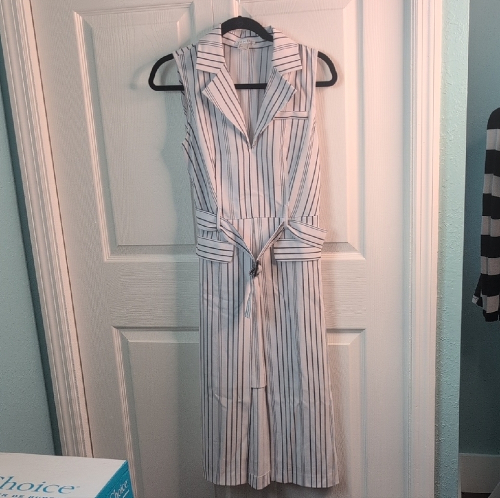 VENUS Sleeveless Striped Midi Dress